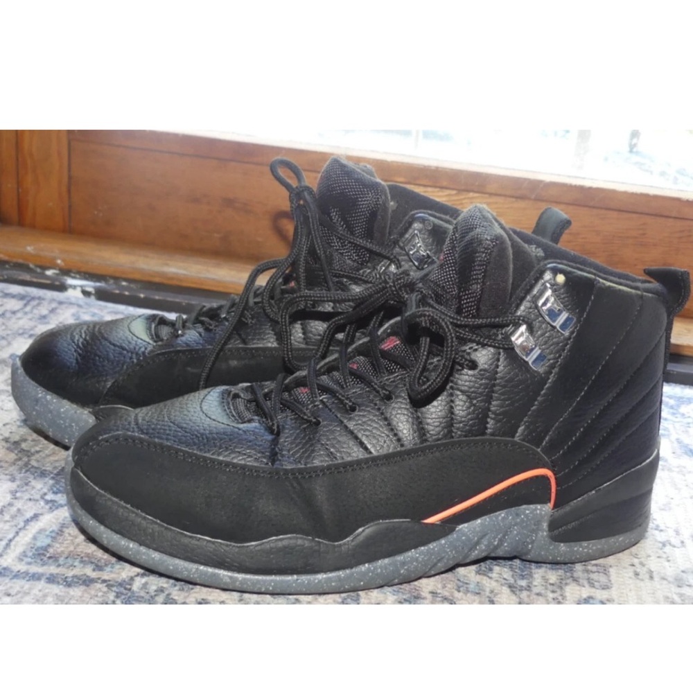 Mens Nike Air Jordan Retro 12 Utility Grind black mid top sneakers sz 7 D